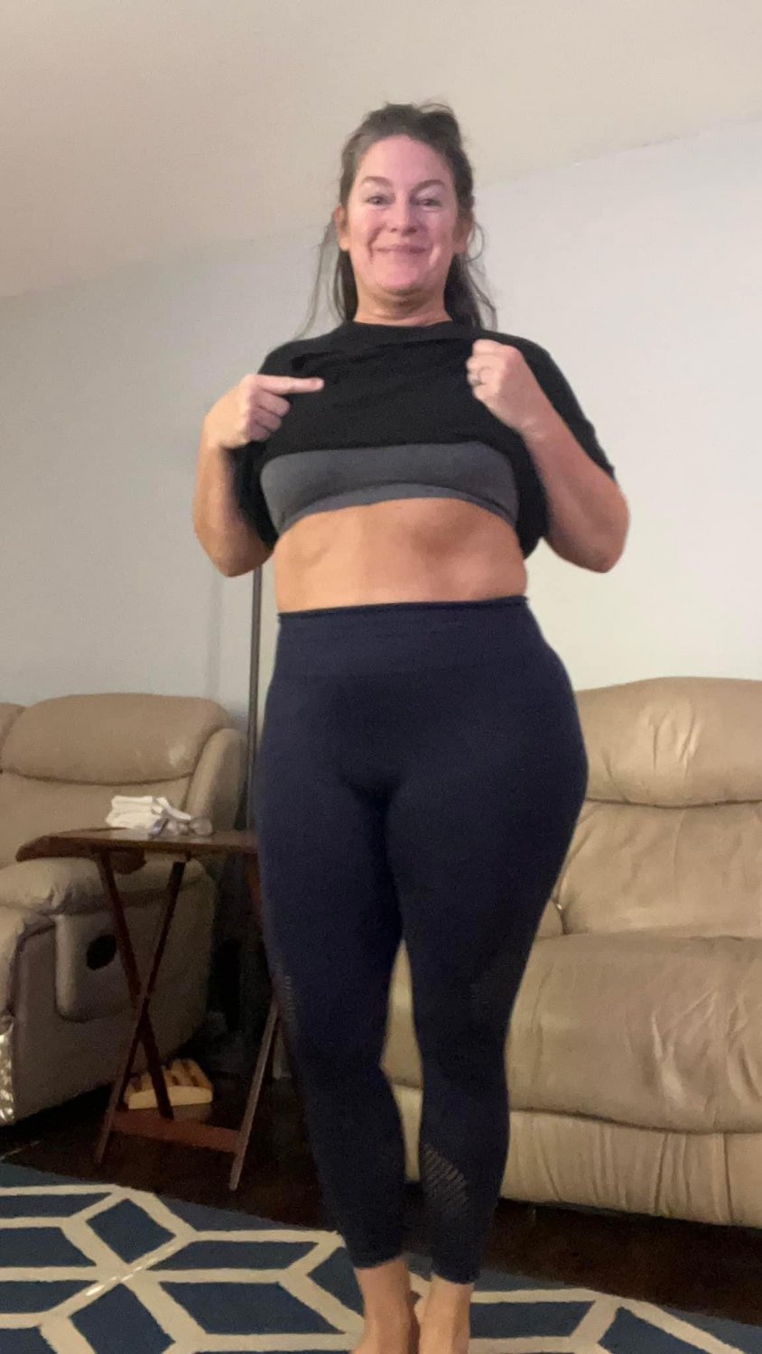 Old milf with big ass and cute feet I would it it raw #yElsfJA3